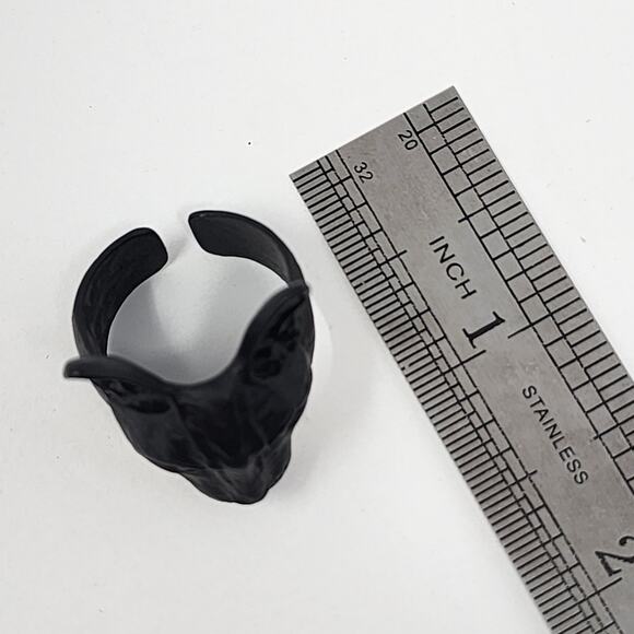 Salem Black Metal Kitty Cat Ring - Picture 9 of 10